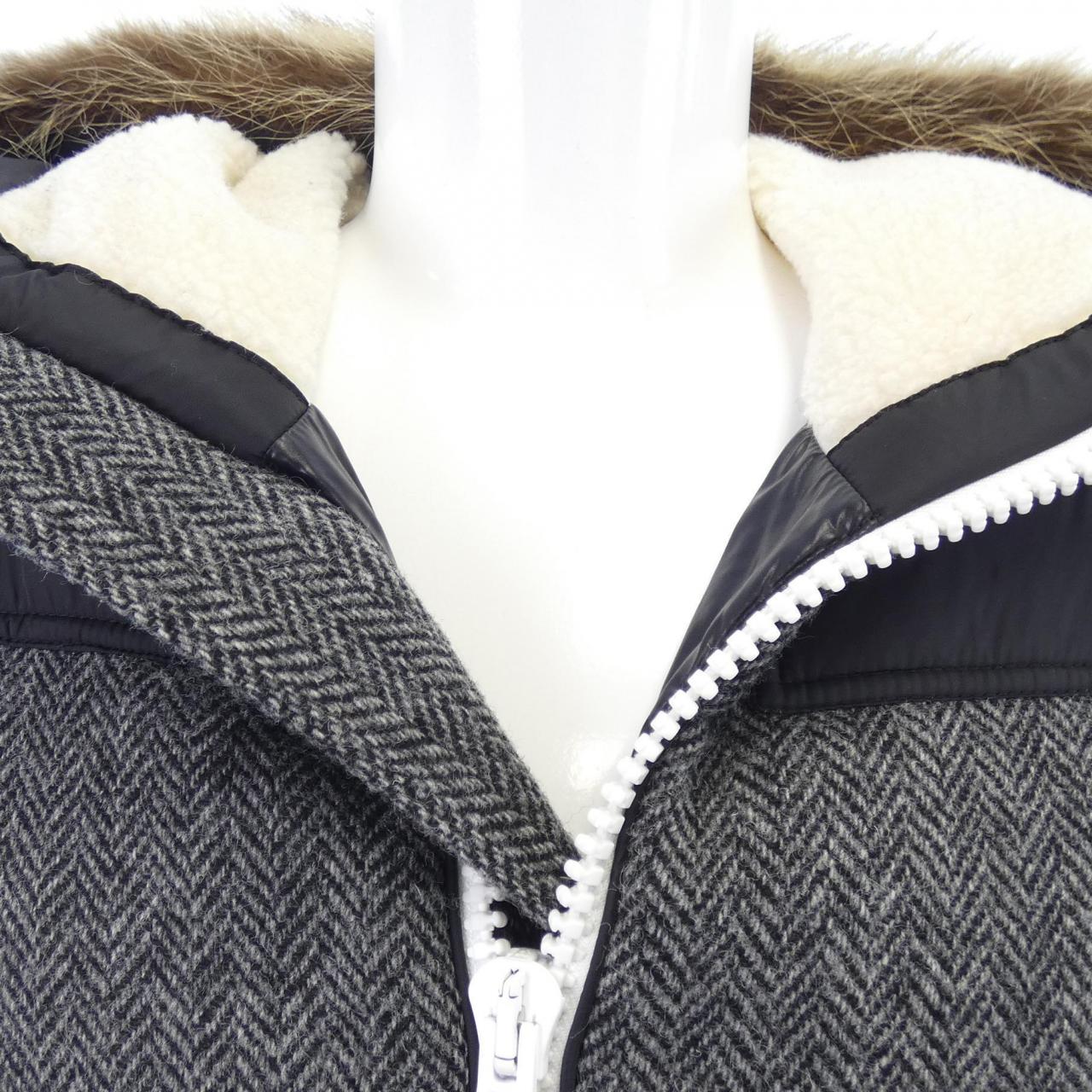 モンクレール MONCLER ダウンジャケット