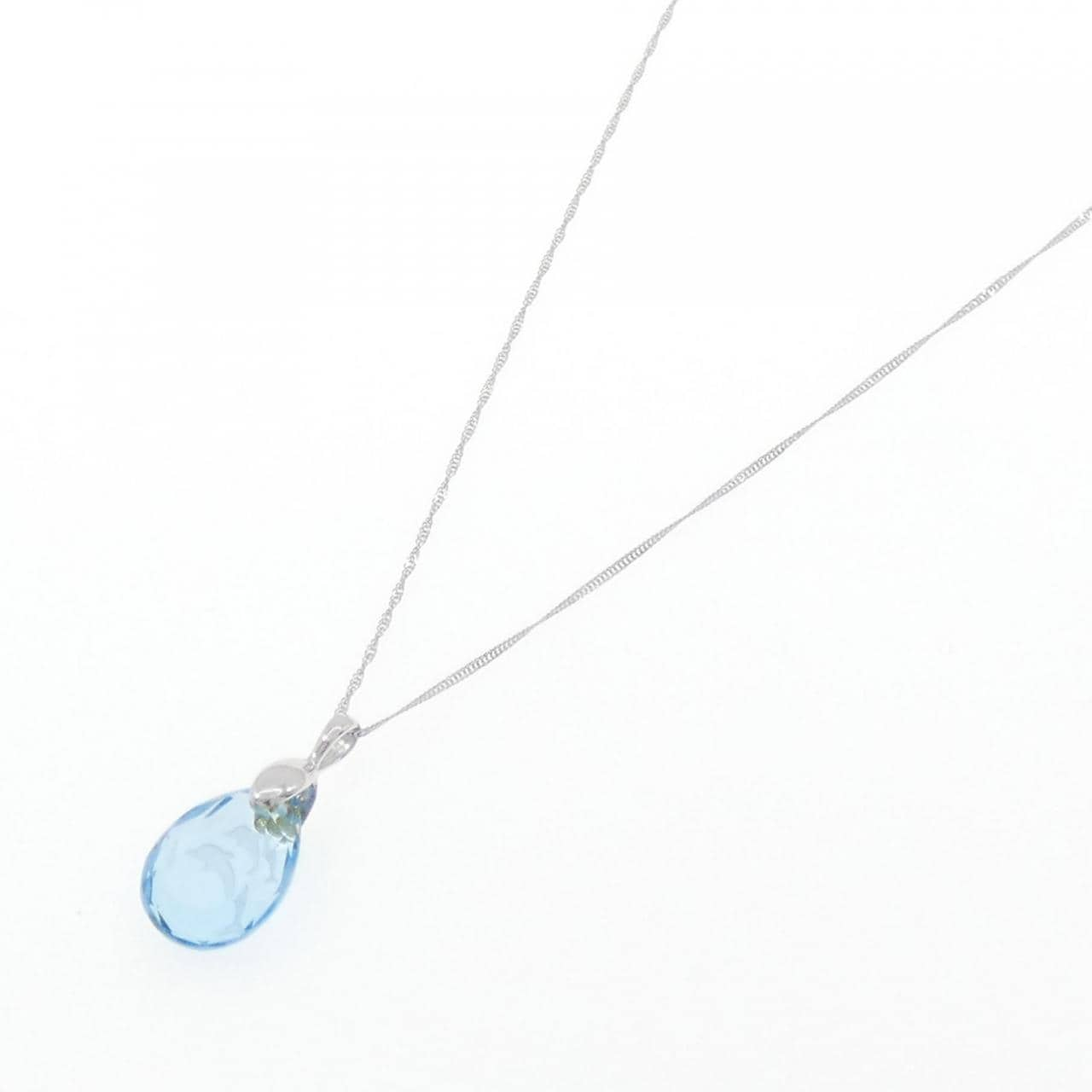 K18WG Dolphin Blue Topaz Necklace 5.0CT