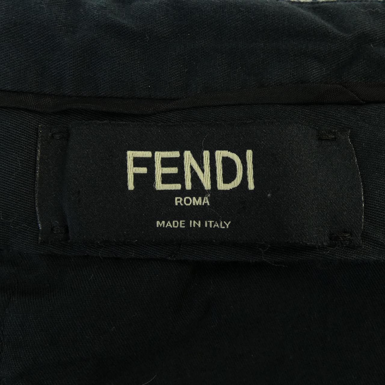 フェンディ FENDI FB0362 1HE ショートパンツ