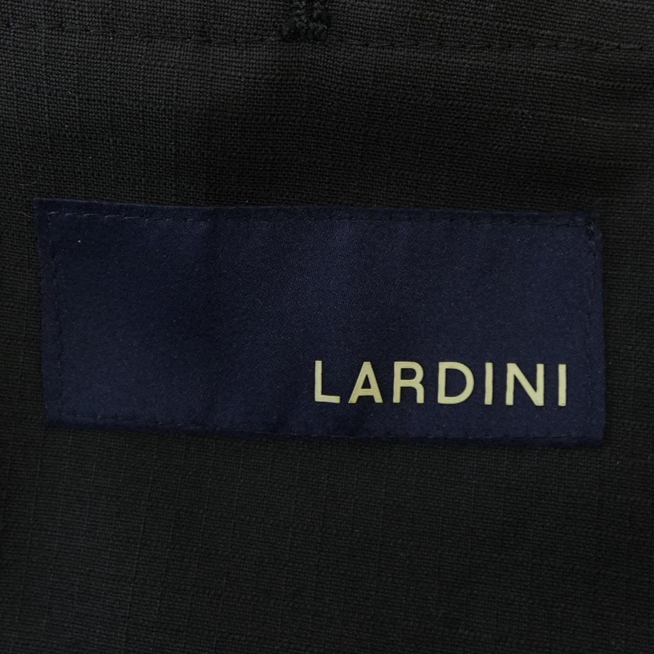 ラルディーニ LARDINI スーツ