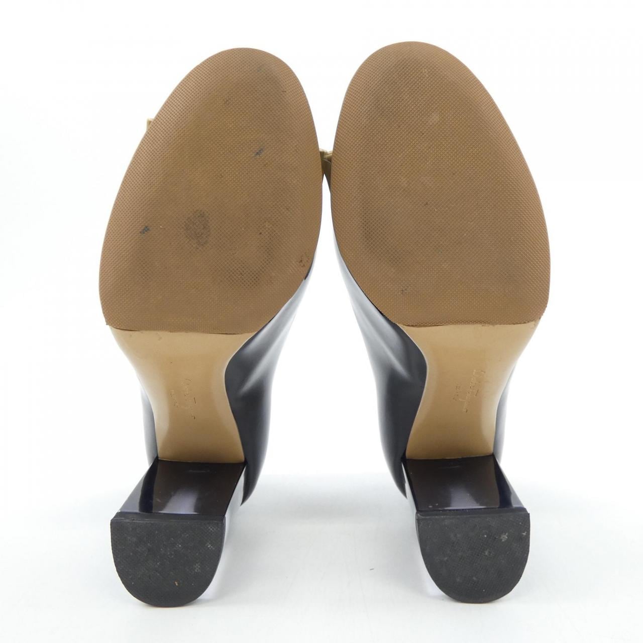 フェラガモ FERRAGAMO パンプス