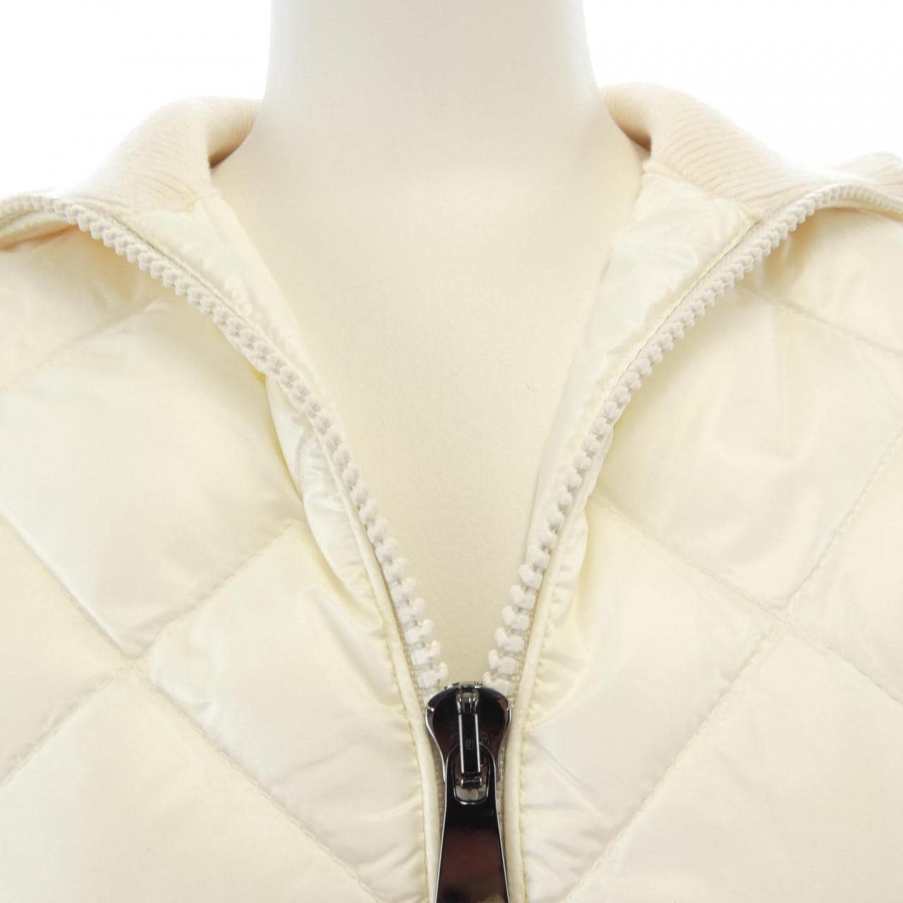 モンクレール MONCLER 10939B00004 ダウンジャケット