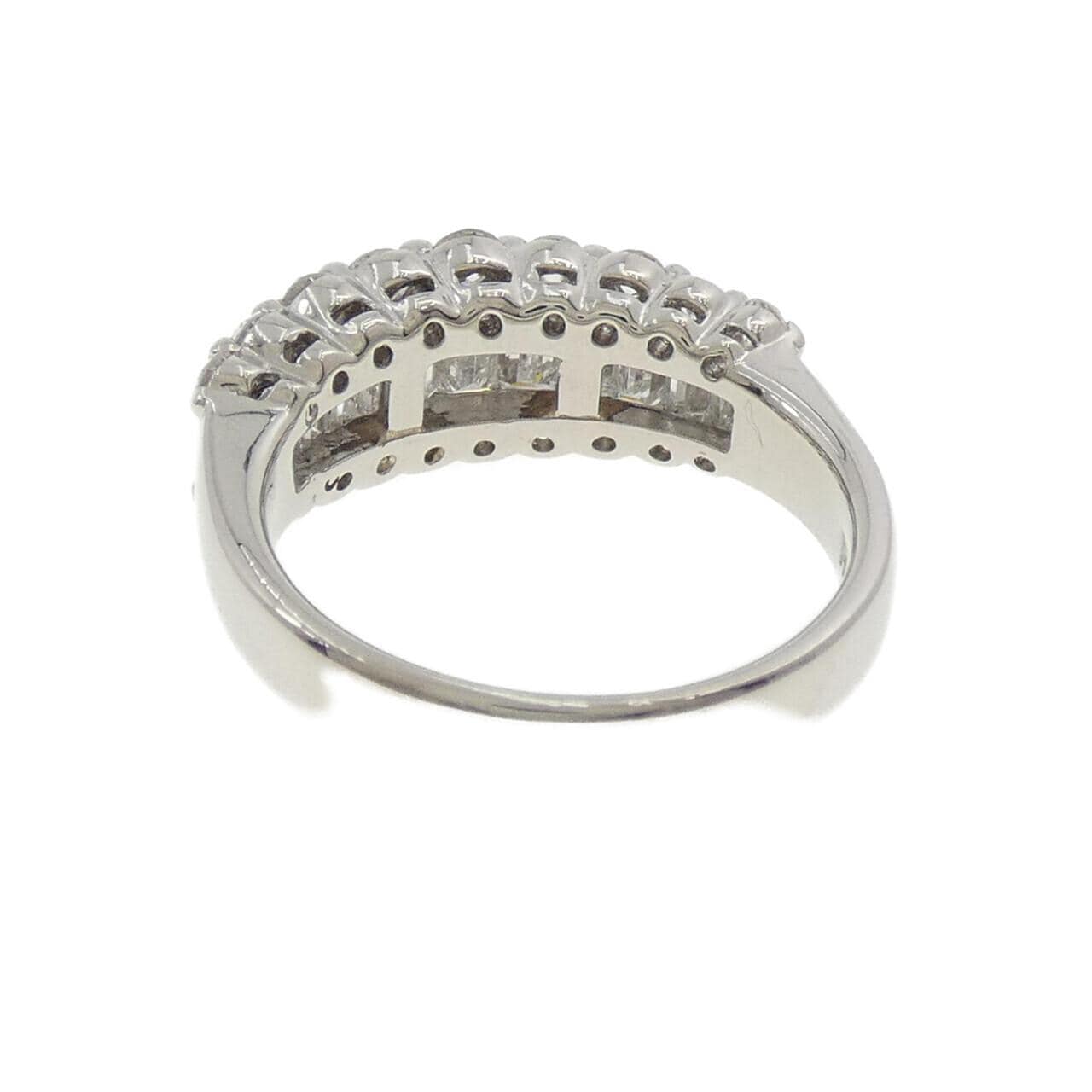 PT900 ダイヤモンド リング 0.835CT