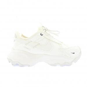 ナイキ NIKE DD9682-100 スニーカー
