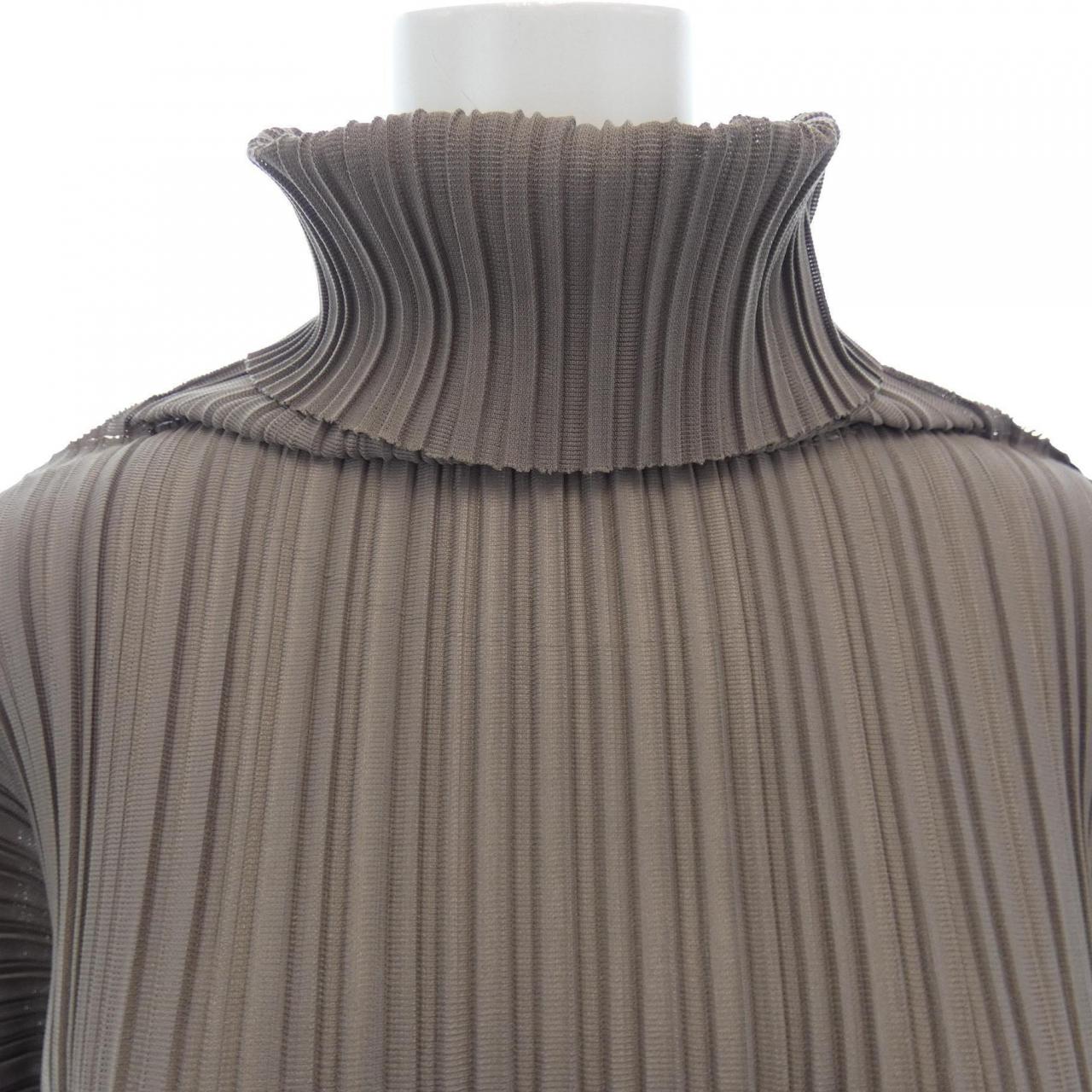 百褶PLEATS PLEASE上衣