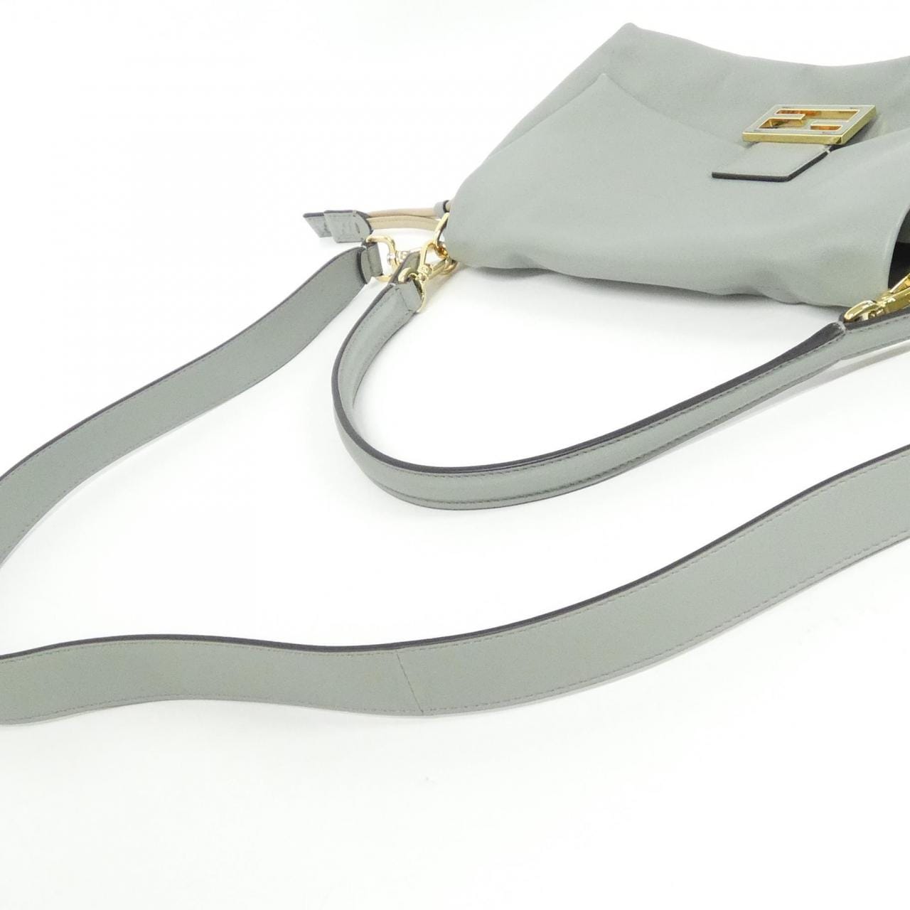 フェンディ マンマ バゲット ミディアム 8BR833 AQ0D ショルダーバッグ