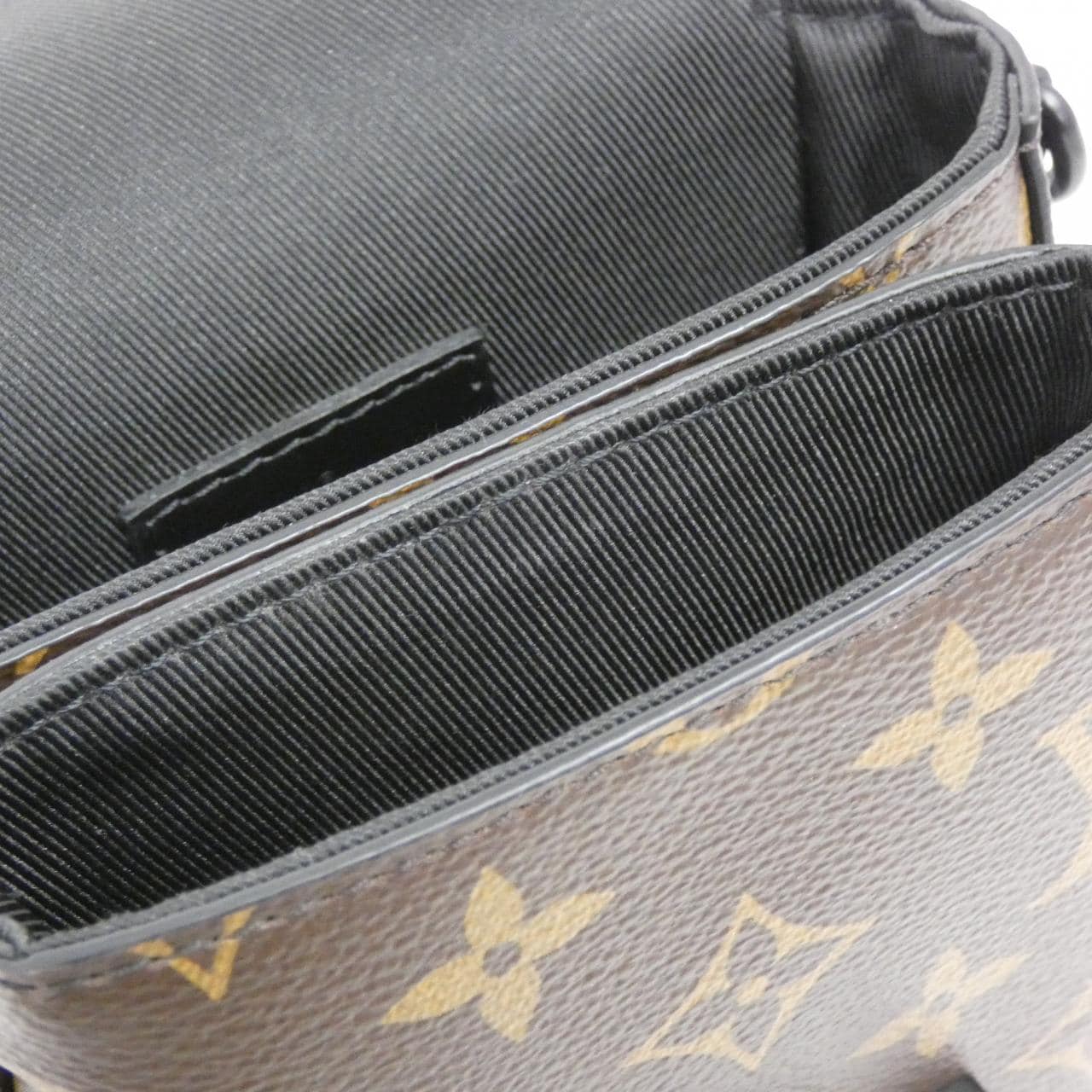 LOUIS VUITTON Monogram Macassar S Rock Vertical Wearable Wallet M81522 Shoulder Bag