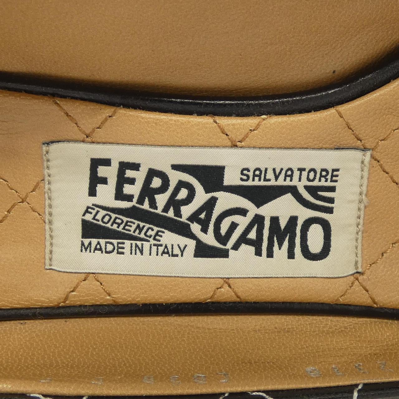 サルヴァトーレフェラガモ SALVATORE FERRAGAMO パンプス