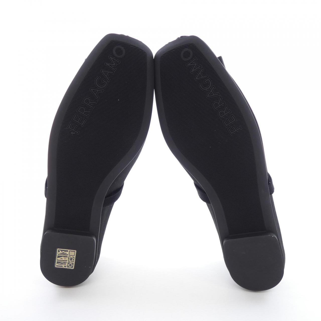 フェラガモ FERRAGAMO フラットシューズ