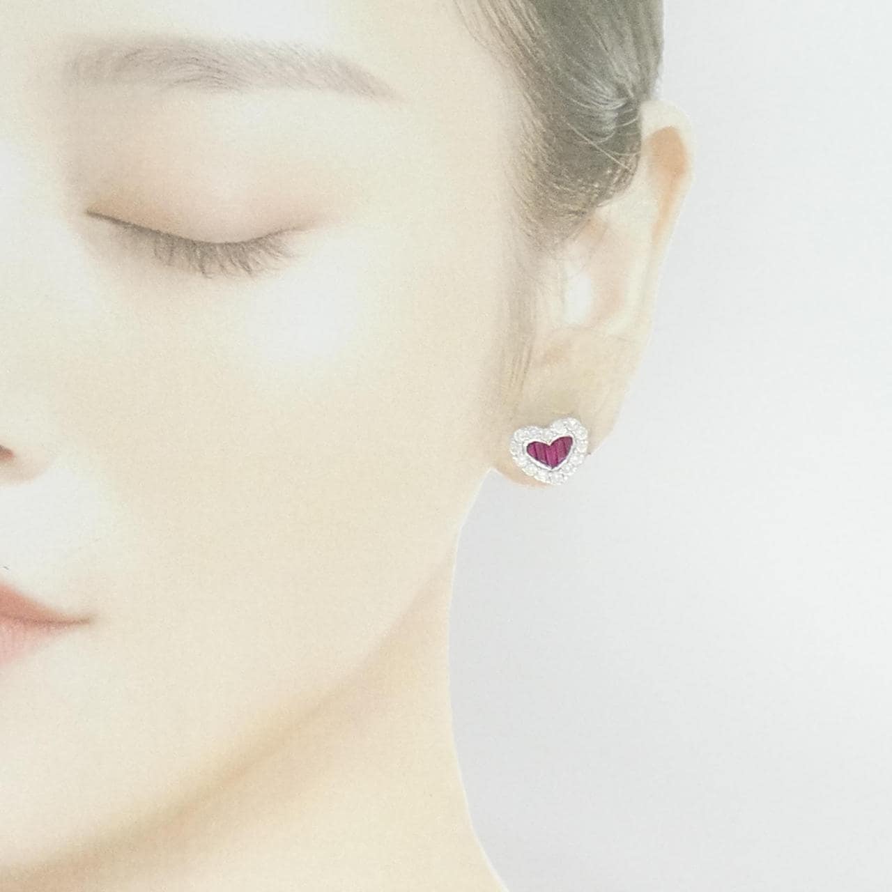 K18WG ハート ルビー ピアス 1.20CT