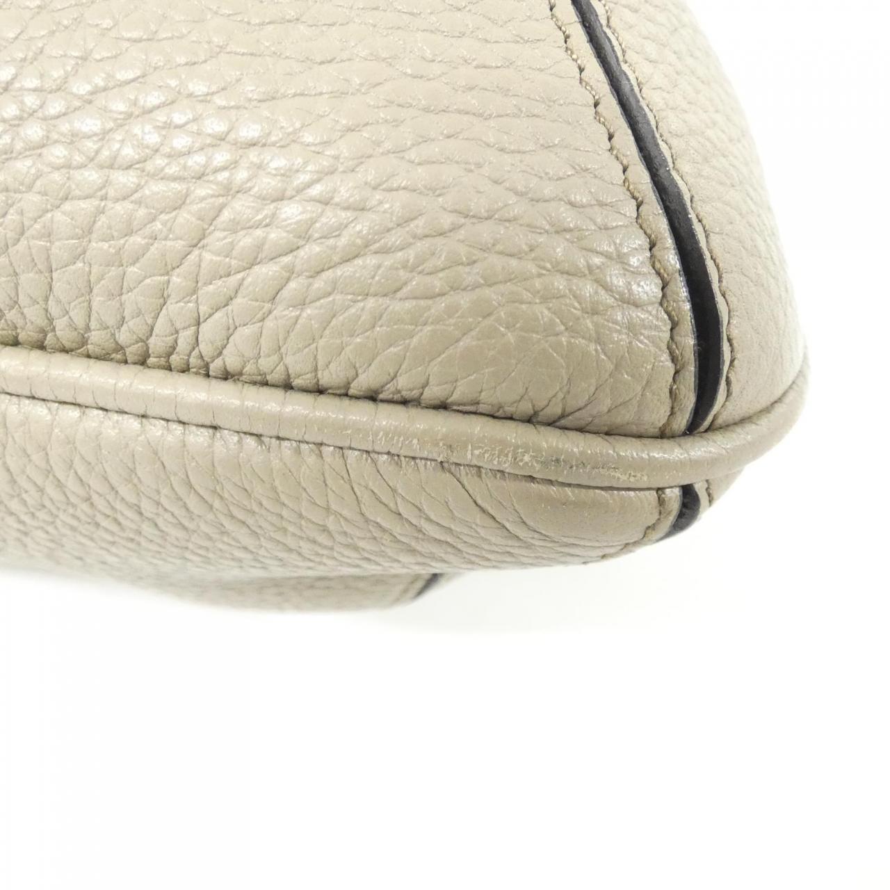 サルヴァトーレフェラガモ 21 I392 ショルダーバッグ