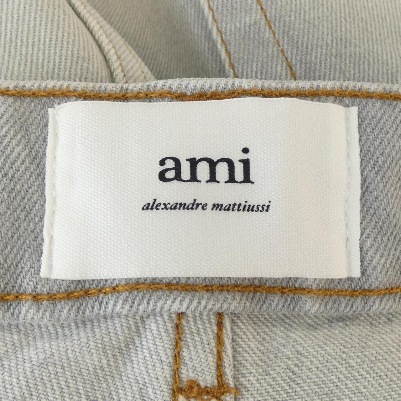 アミ AMI UTR500 ジーンズ