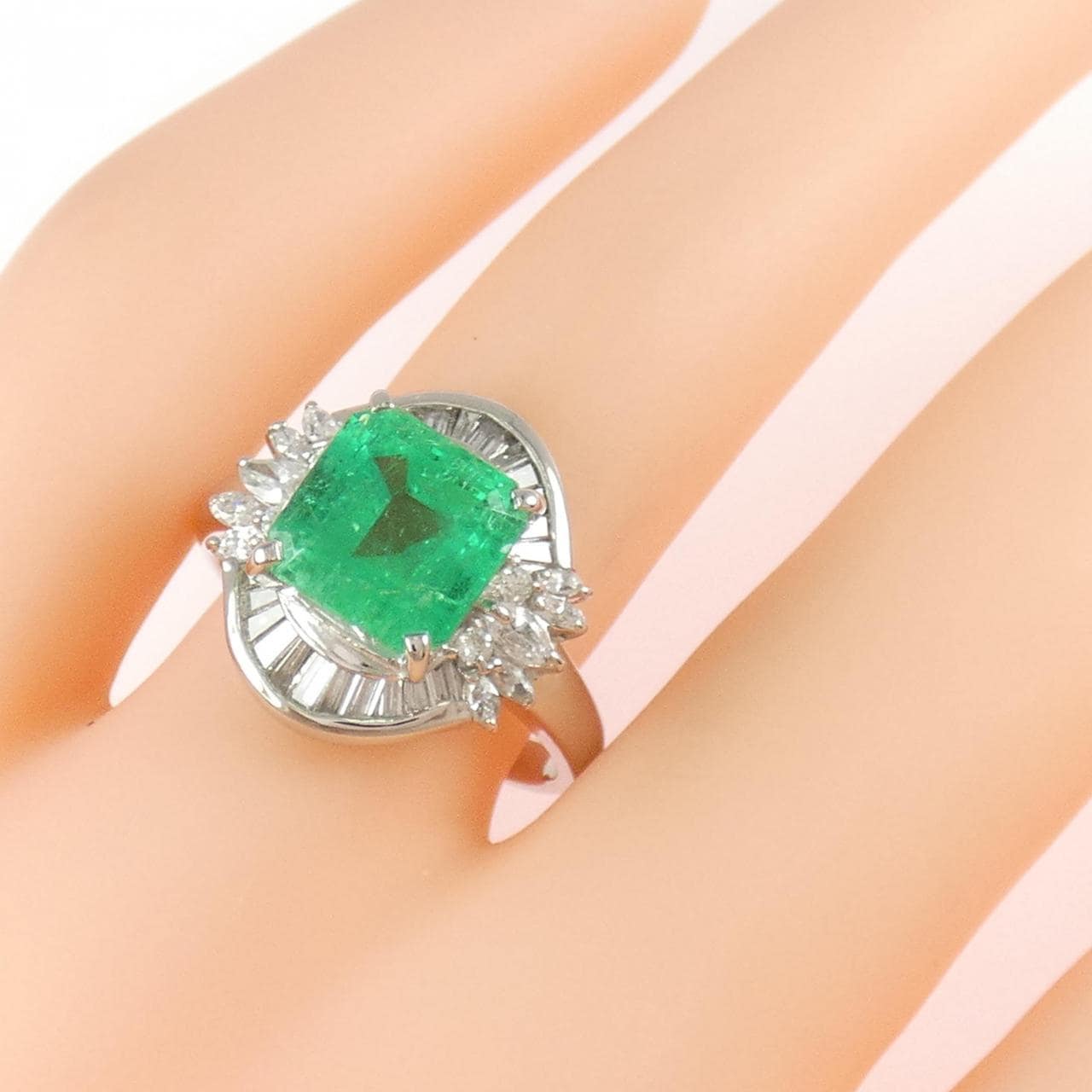 PT900 エメラルド リング 2.54CT