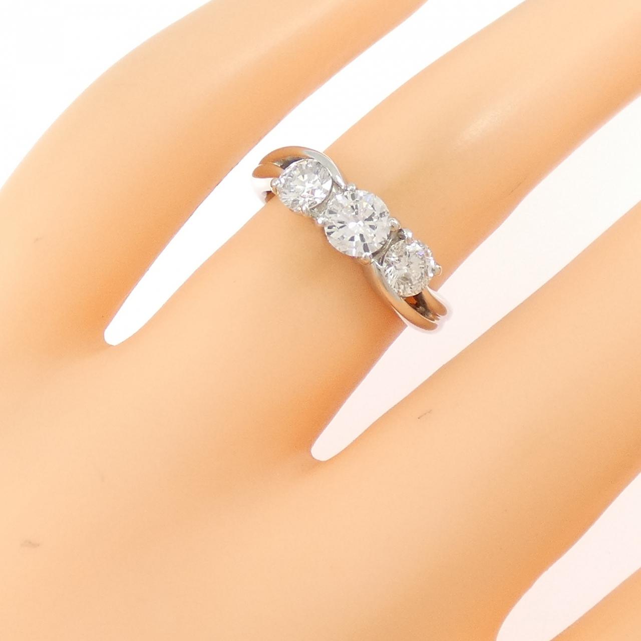 PT900 スリーストーン ダイヤモンド リング 1.04CT