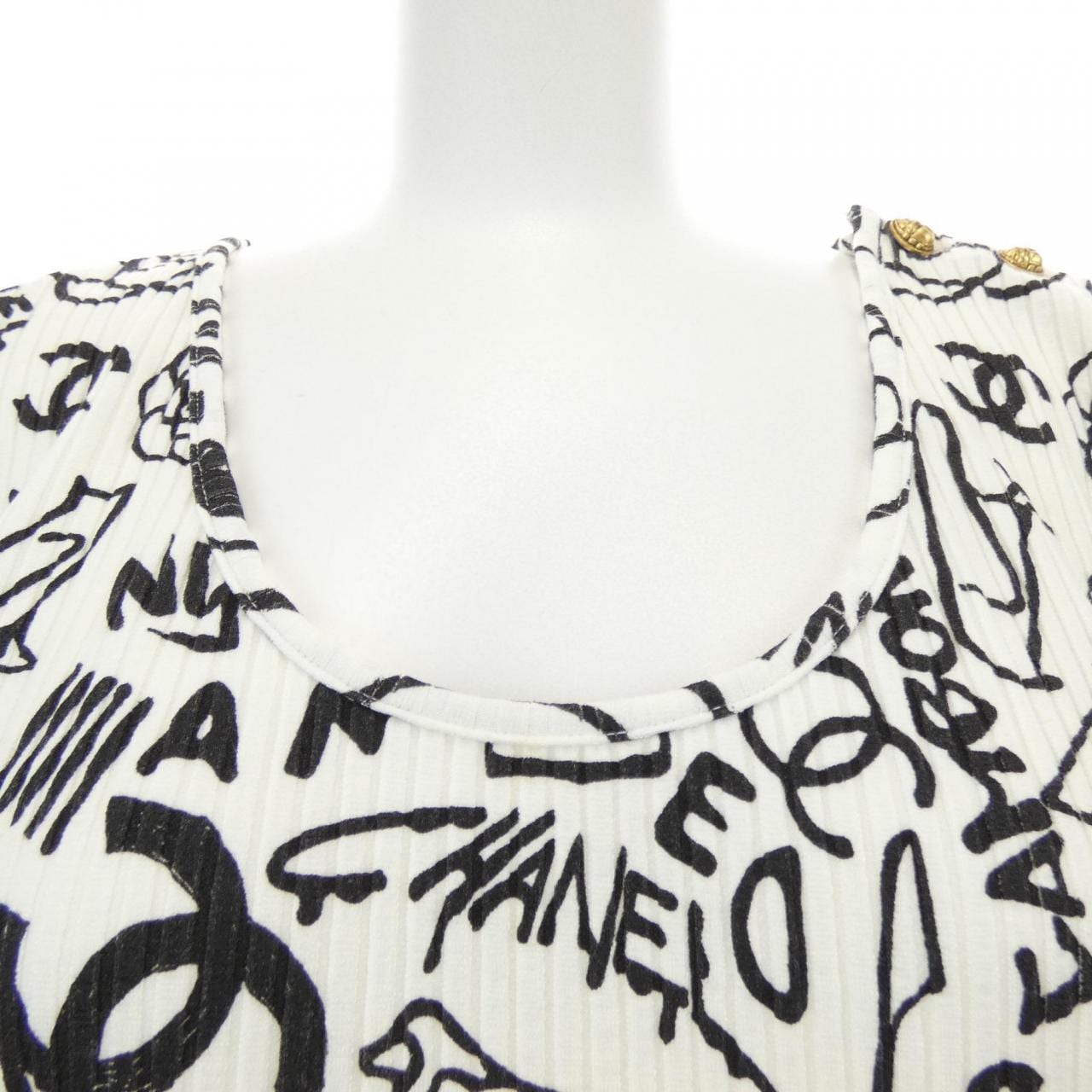 シャネル CHANEL P61762V47215 19A トップス