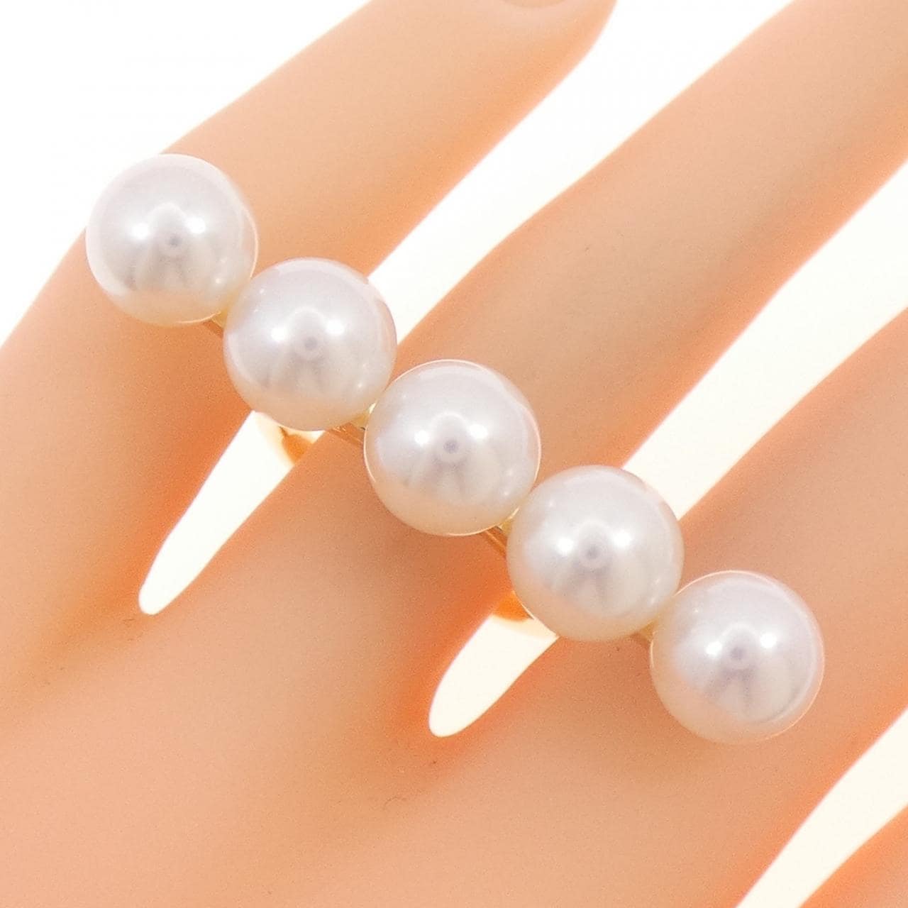 Tasaki balance signature ring