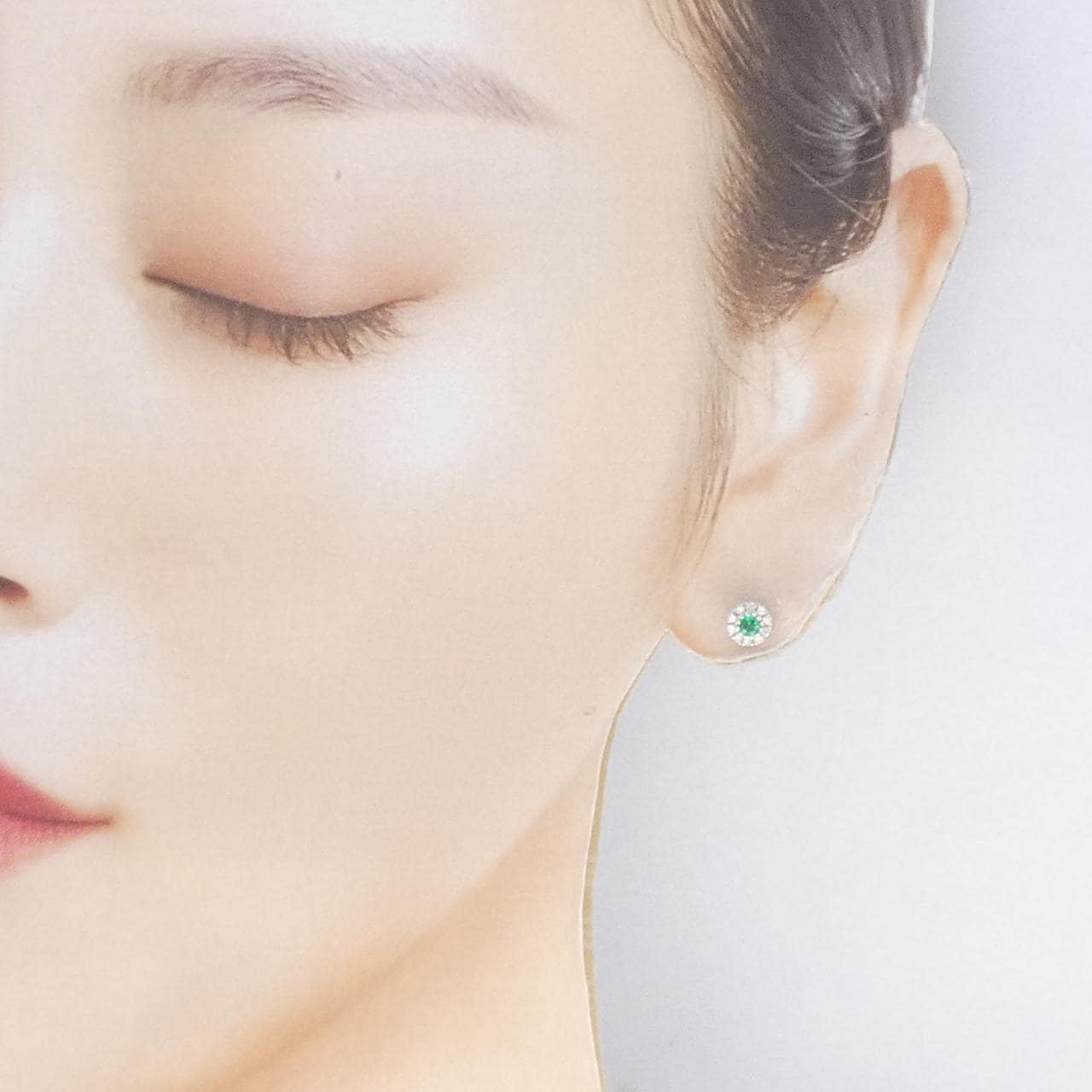 K18WG エメラルド ピアス 0.14CT