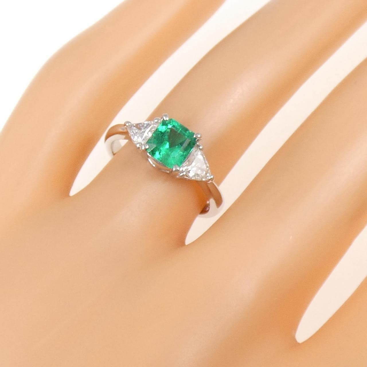 PT900 エメラルド リング 0.85CT