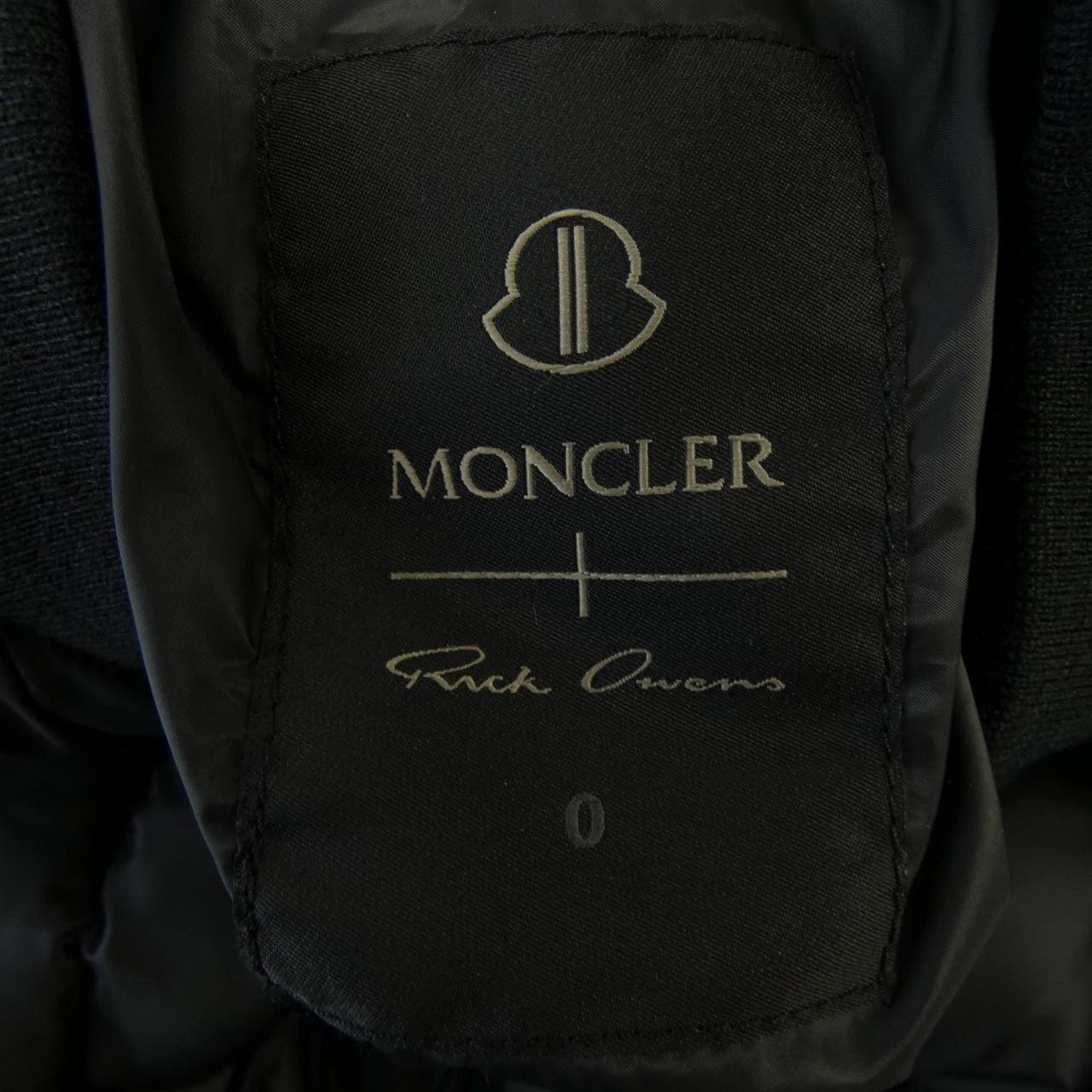モンクレール MONCLER ダウンジャケット