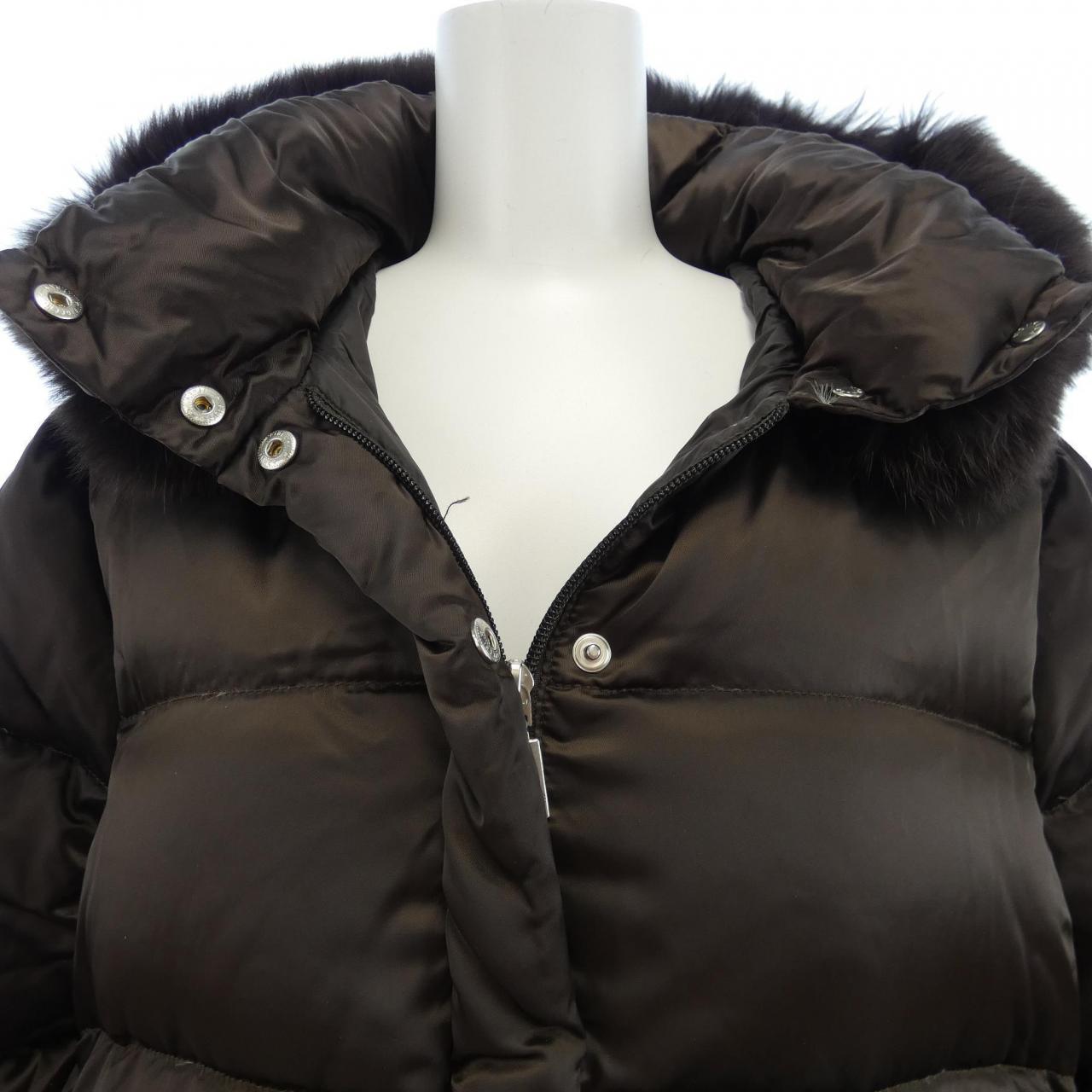モンクレール MONCLER ダウンジャケット