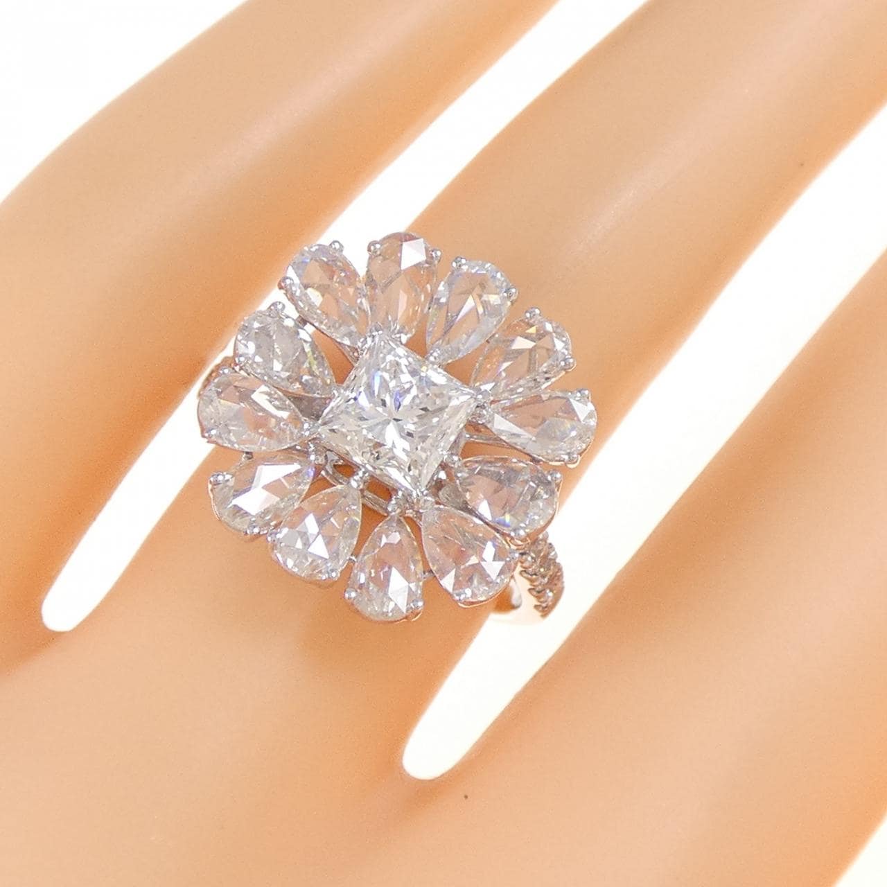 K18WG ダイヤモンド リング 1.005CT H VVS2 ファンシーカット