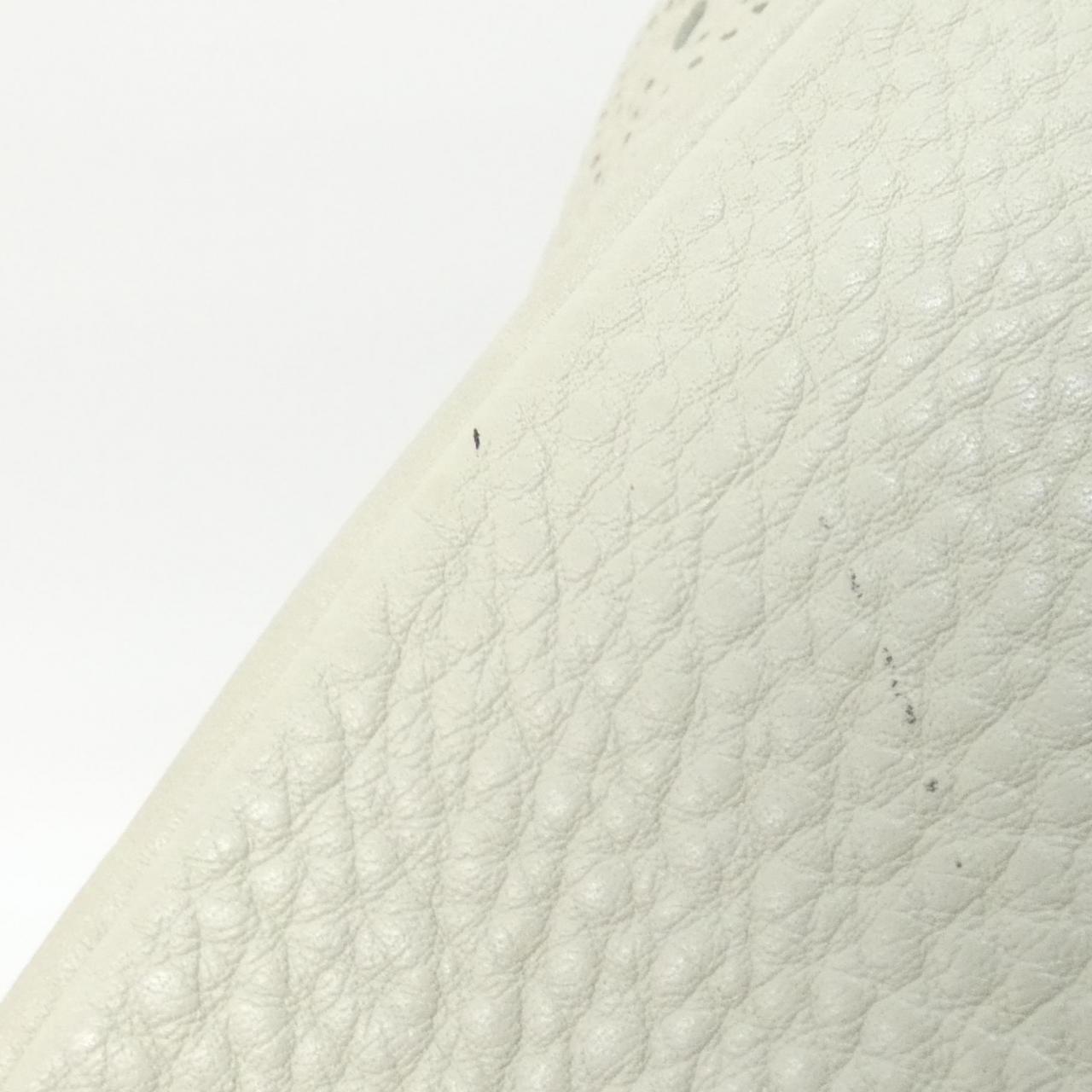 ルイヴィトン マヒナ XL M95548 ショルダーバッグ