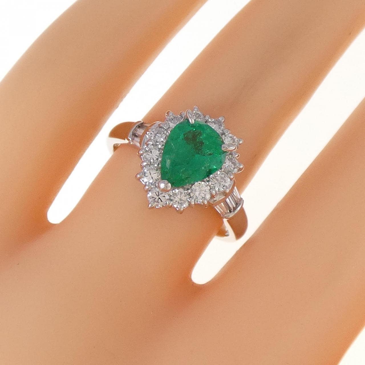 PT900 Emerald Ring 1.061CT
