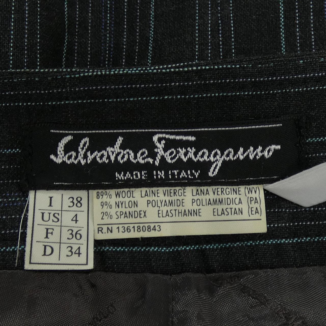 サルヴァトーレフェラガモ SALVATORE FERRAGAMO スカート