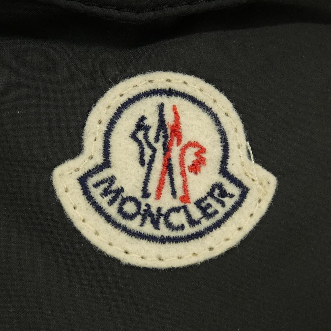 モンクレール MONCLER ダウンジャケット