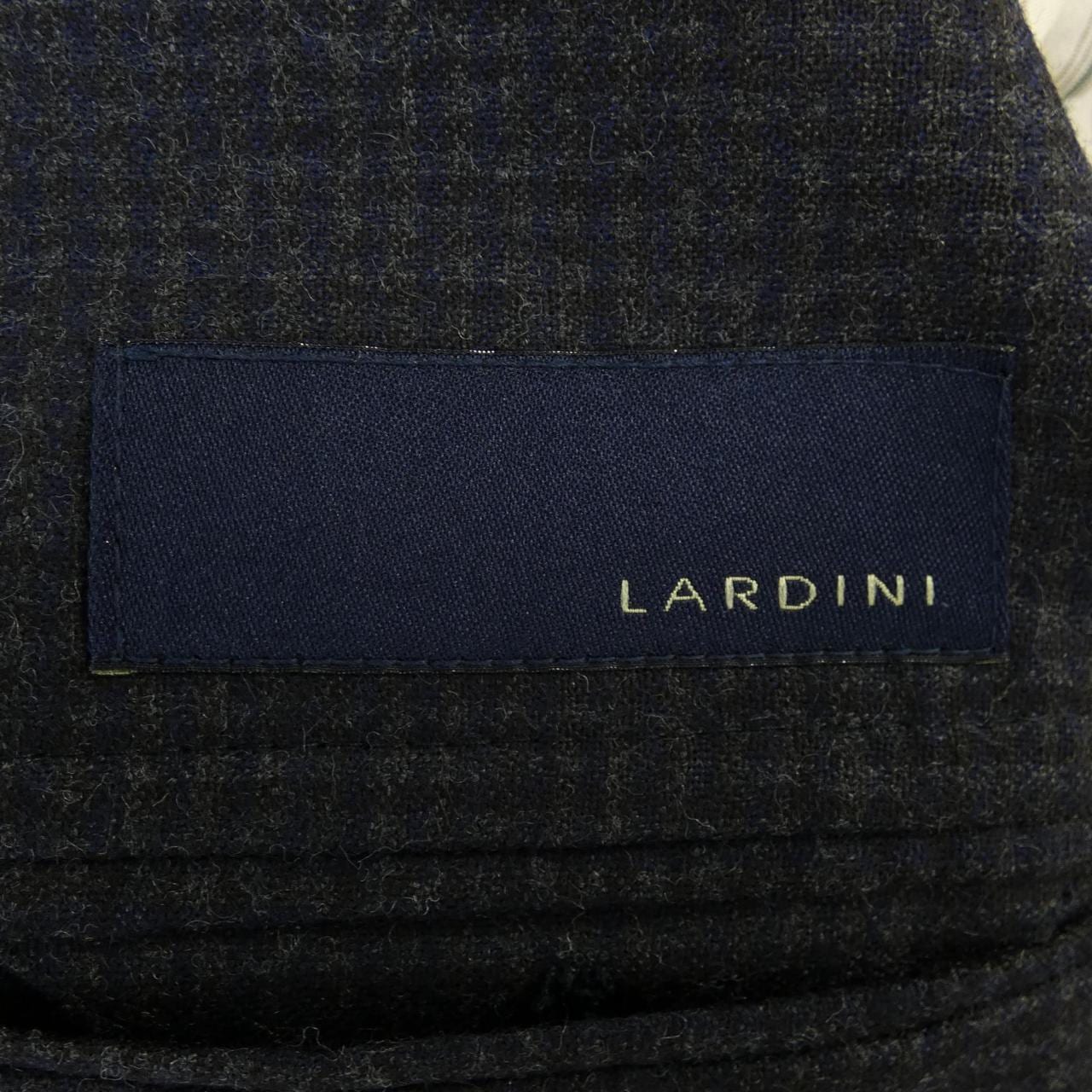ラルディーニ LARDINI スーツ