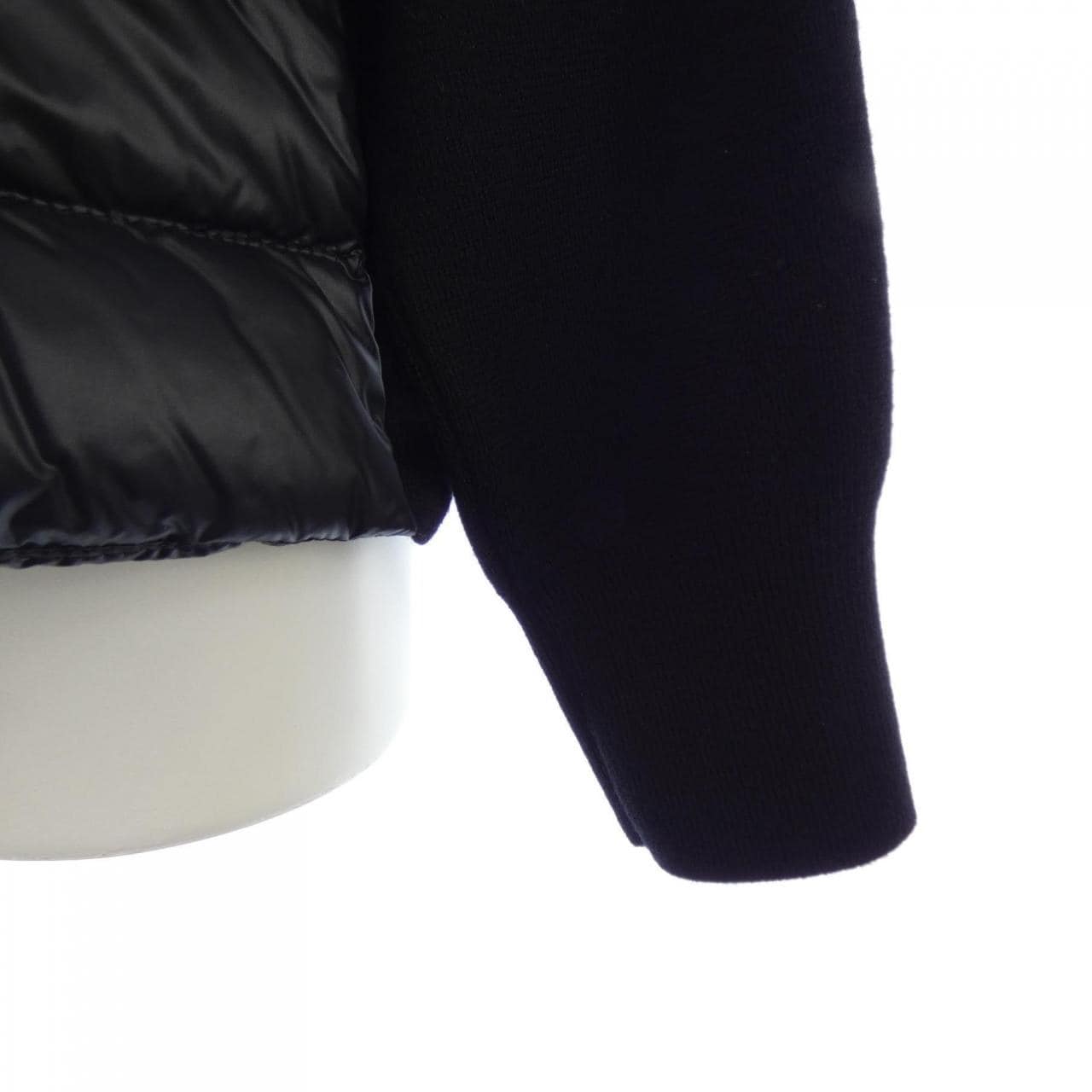 モンクレール MONCLER 10939B00025 ダウンジャケット