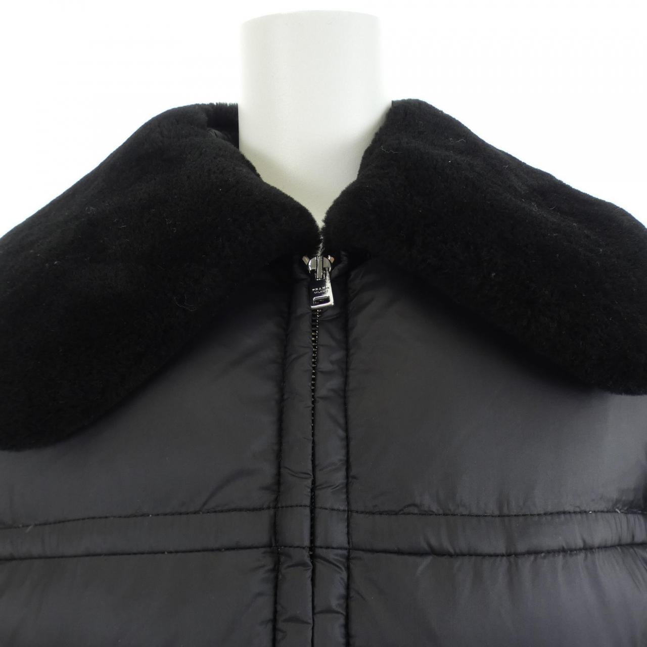 Prada PRADA三角标志290796 R212 1CQ0羽绒服