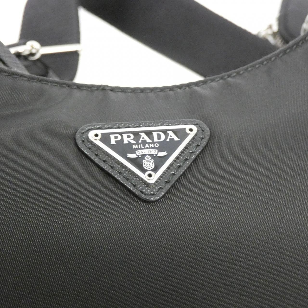 Prada 1BH204肩背包