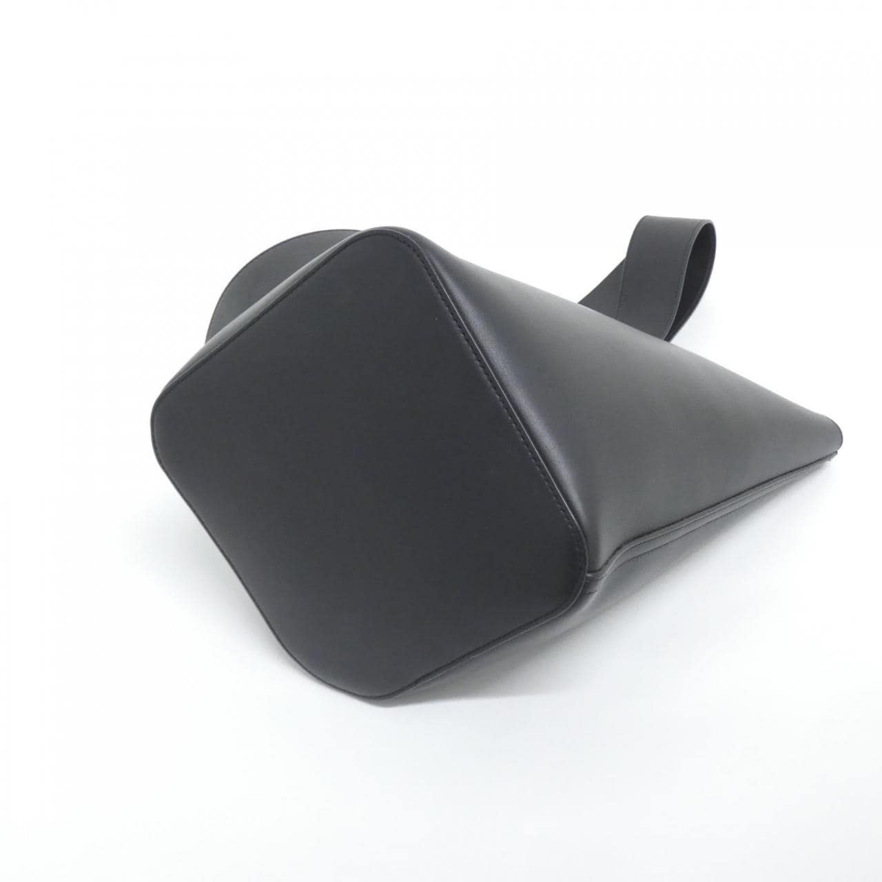 ロエベ ペブル バケット バッグ ミディアム AANBBBWX01 ショルダーバッグ