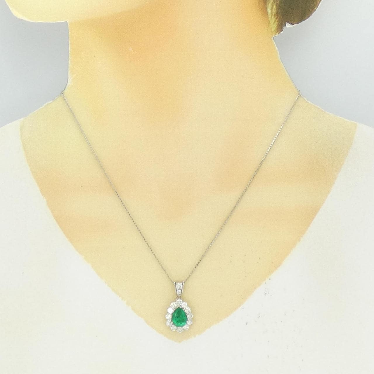 PT900/PT850 エメラルド ネックレス 1.85CT