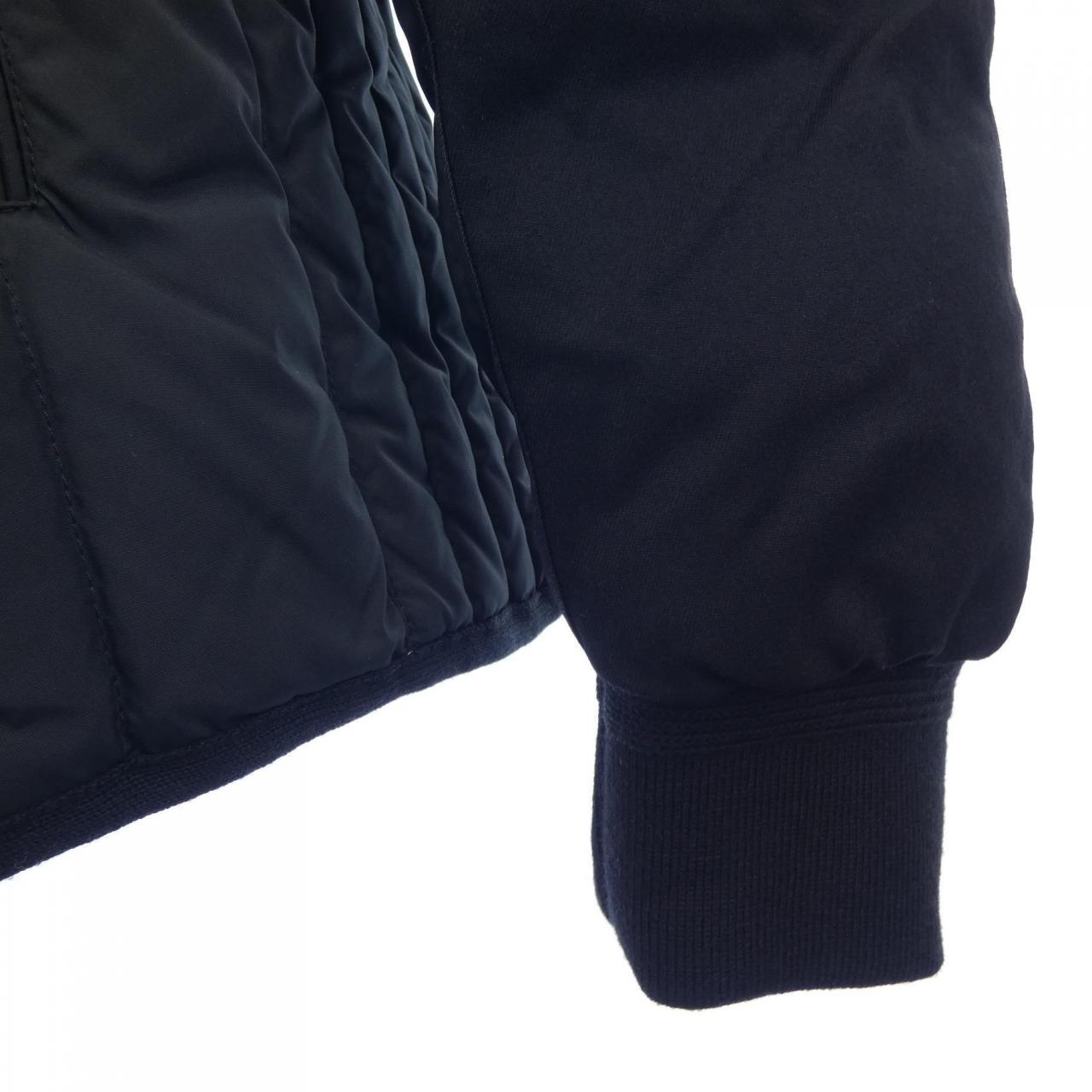 モンクレール MONCLER ダウンジャケット