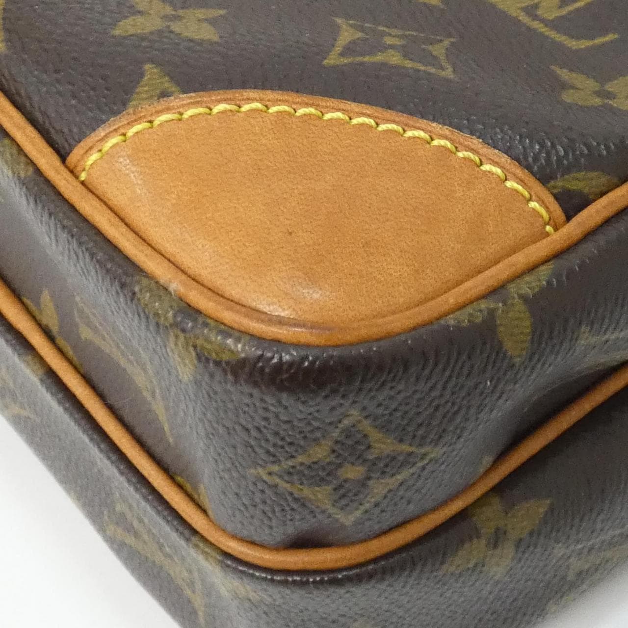 ルイヴィトン モノグラム アマゾン M45236 ショルダーバッグ