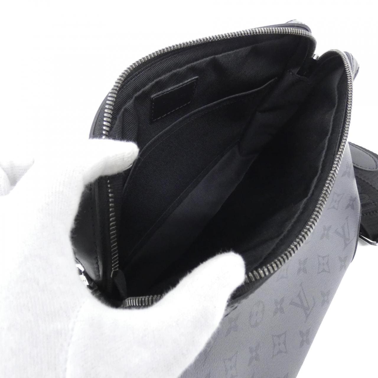 ルイヴィトン モノグラム エクリプス リバース トリオ メッセンジャー M69443 ショルダーバッグ