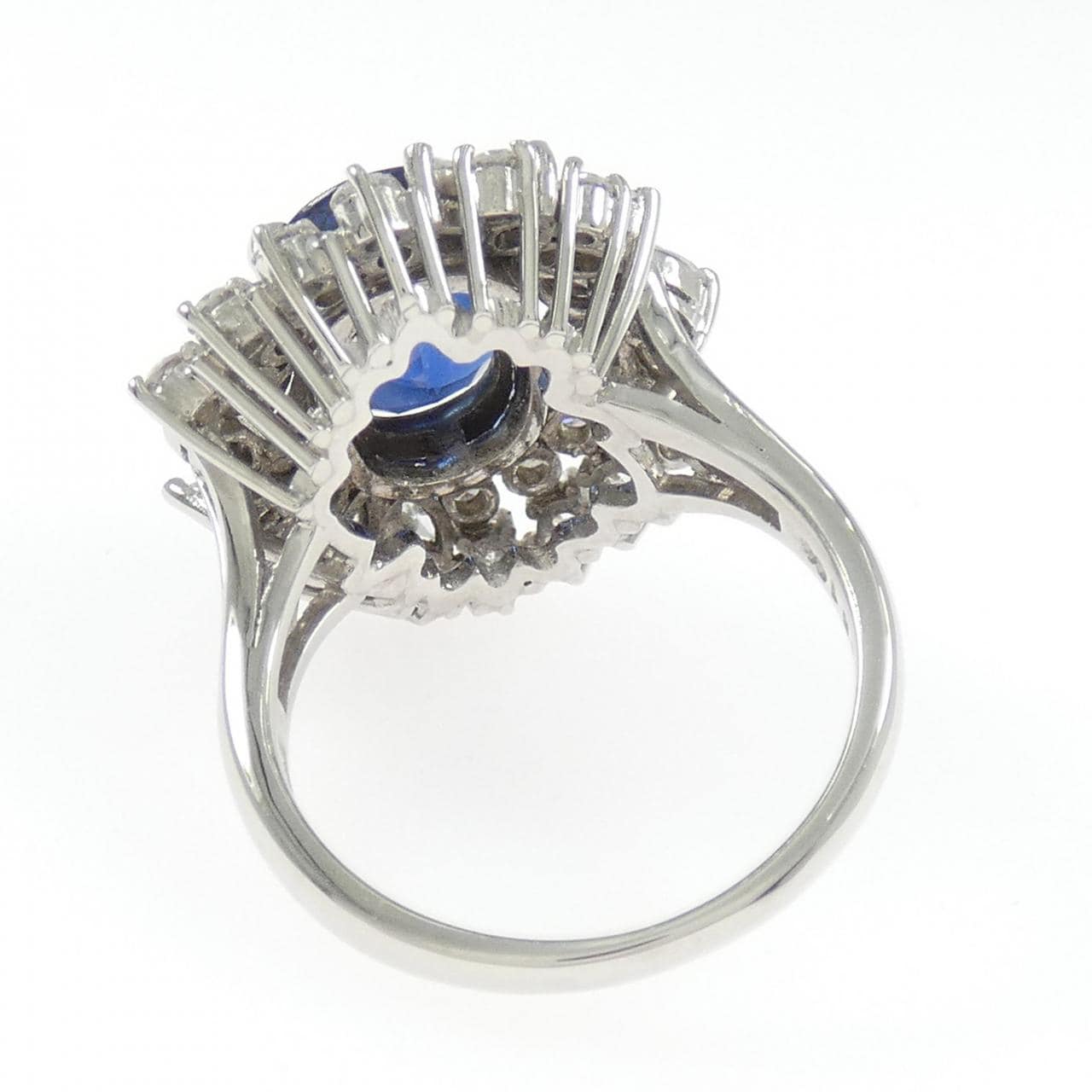 PT900 サファイヤ リング 3.38CT