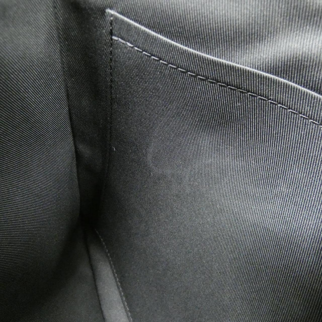 ルイヴィトン モノグラム シャドウ ポシェット ディスカバリー M62903 バッグ