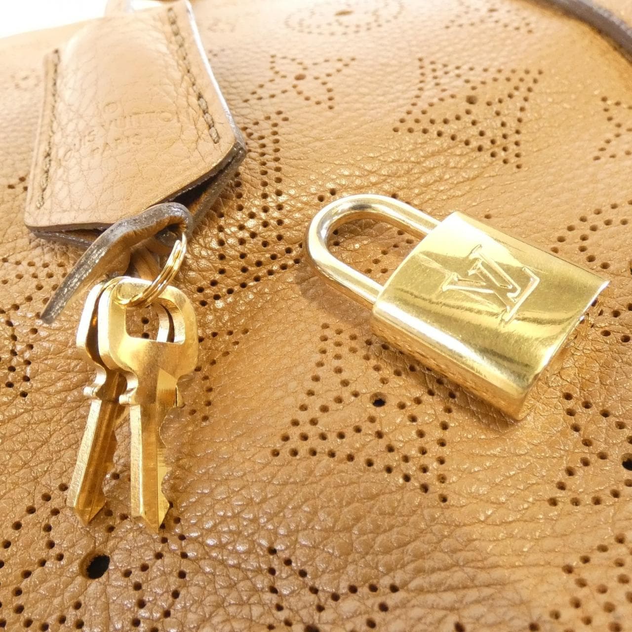 ルイヴィトン マヒナ セレネ PM M94212 ショルダーバッグ