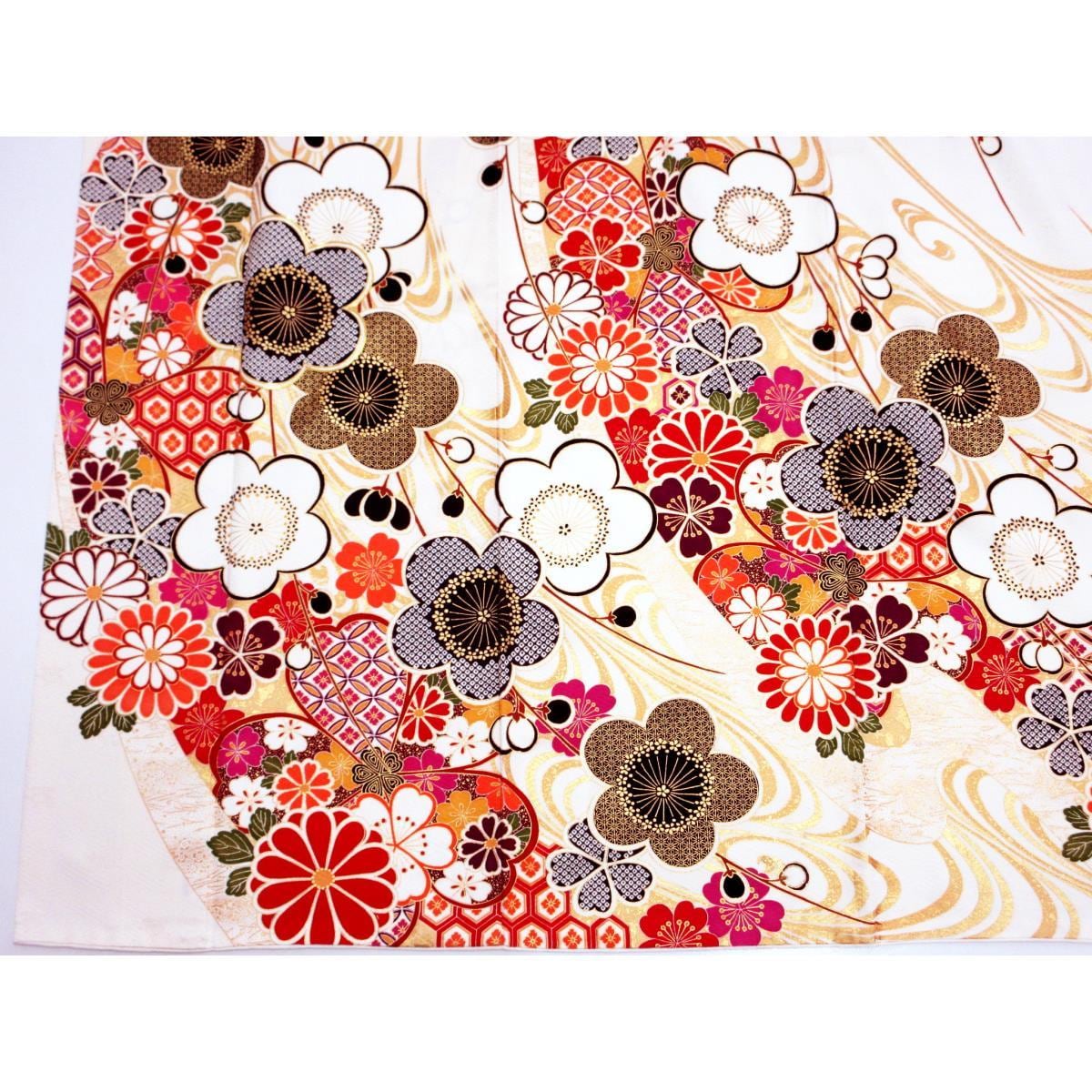振袖　友禅金彩加工　刺繍入り