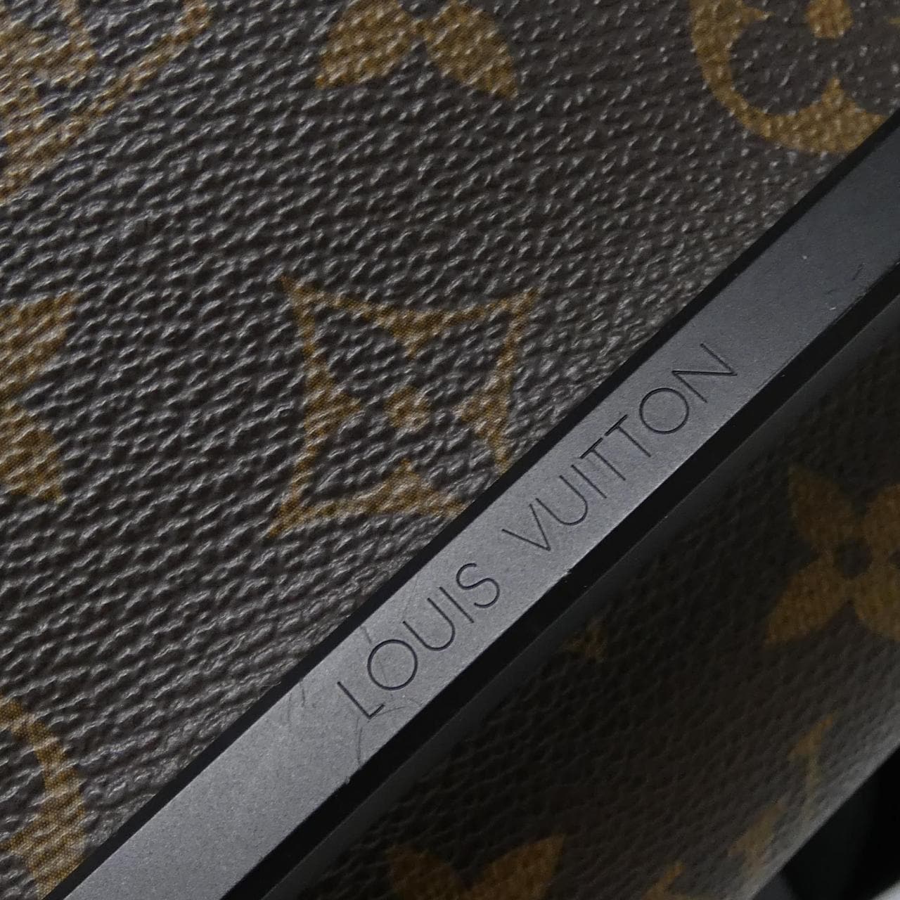 ルイヴィトン モノグラム マカサー ディストリクト PM M40935 ショルダーバッグ