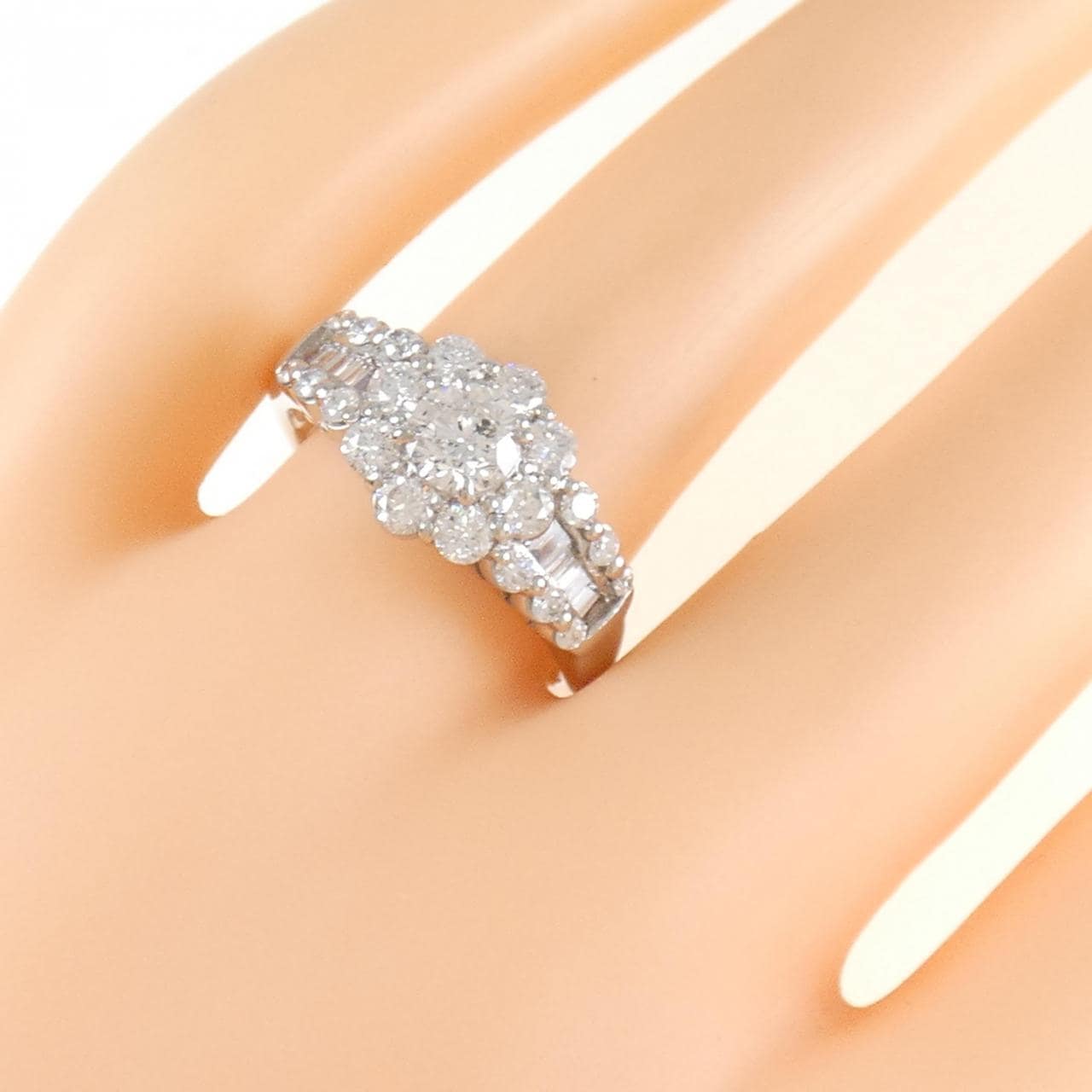 PT900 フラワー ダイヤモンド リング 0.502CT