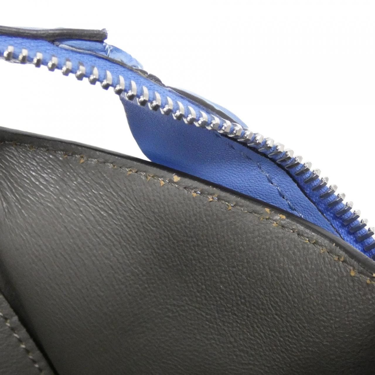 フェンディ 3JOUR 8BH279 2WZ バッグ