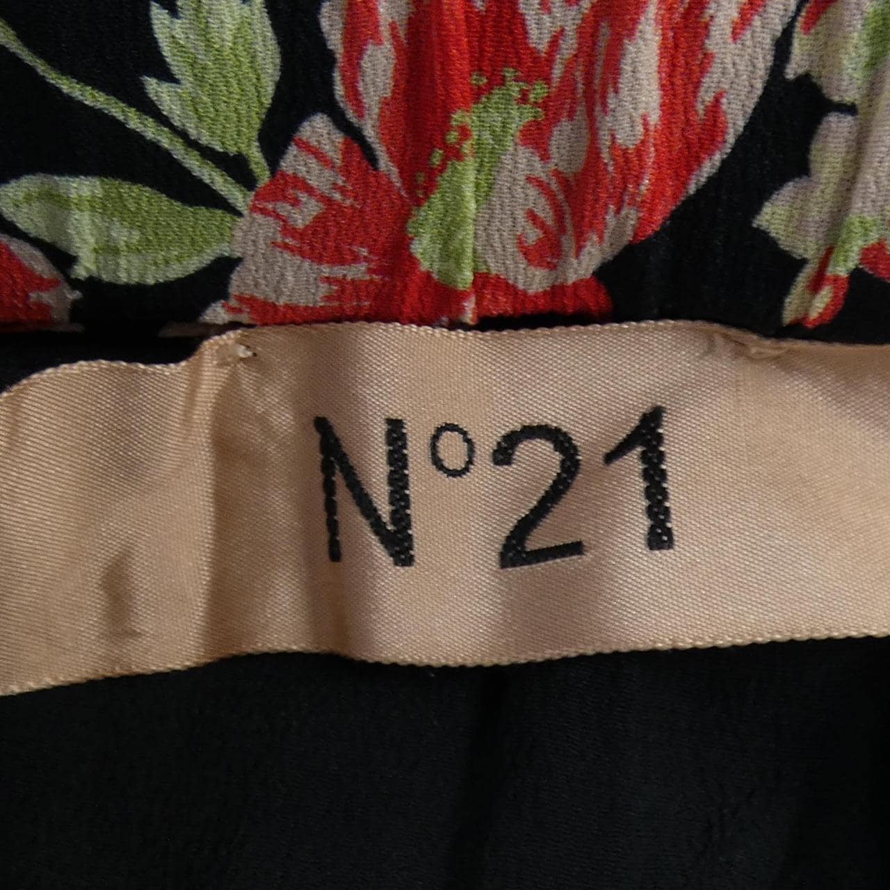 ヌメロヴェントゥーノ N°21 スカート