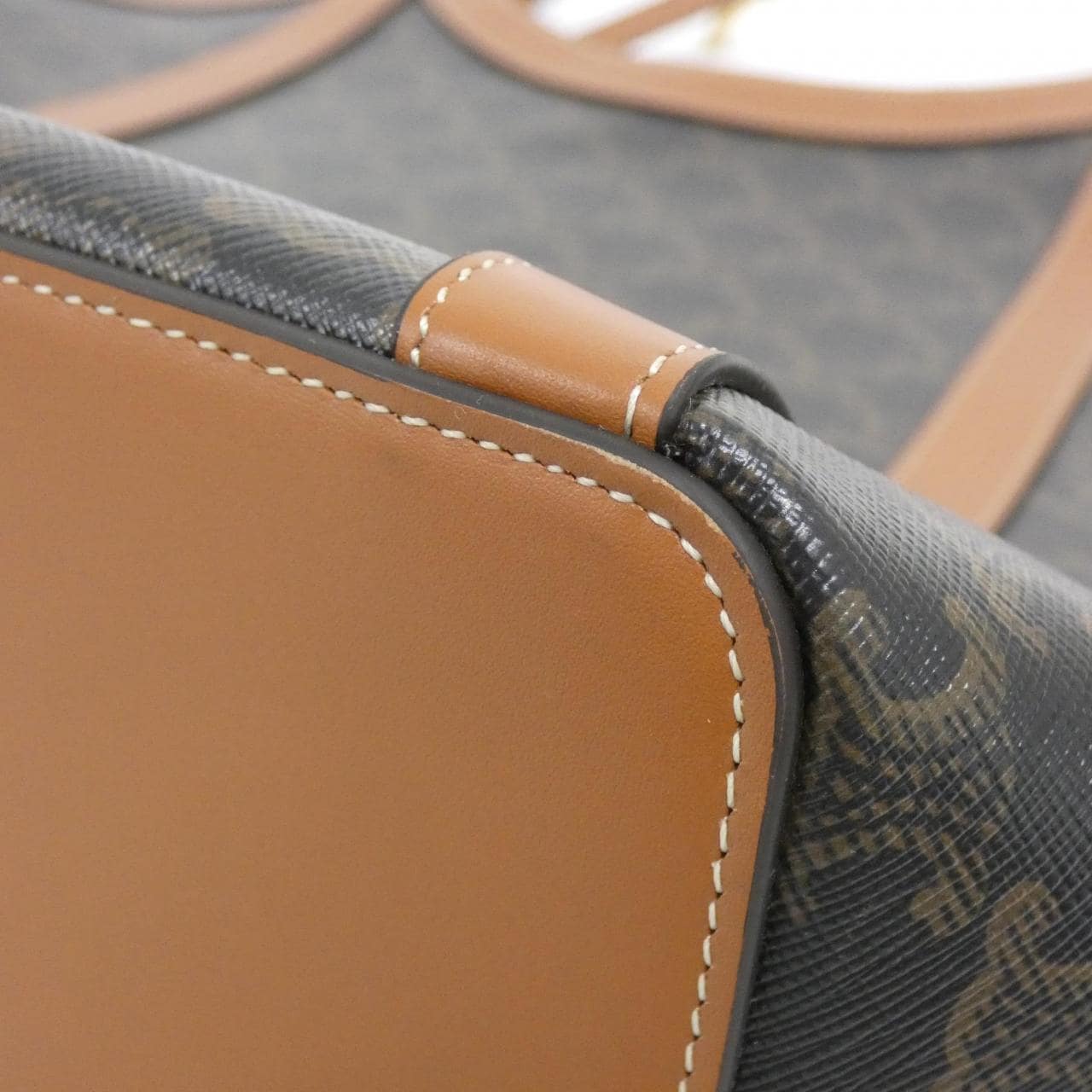 セリーヌ ラージ カバ 121572GQC バッグ