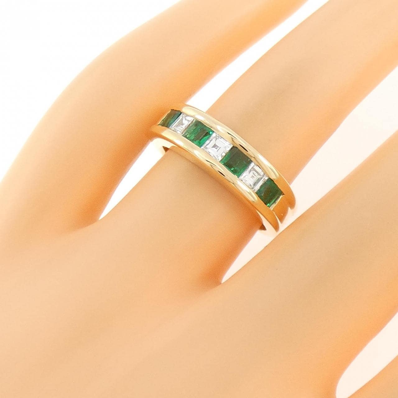 18KYG エメラルド リング 0.55CT