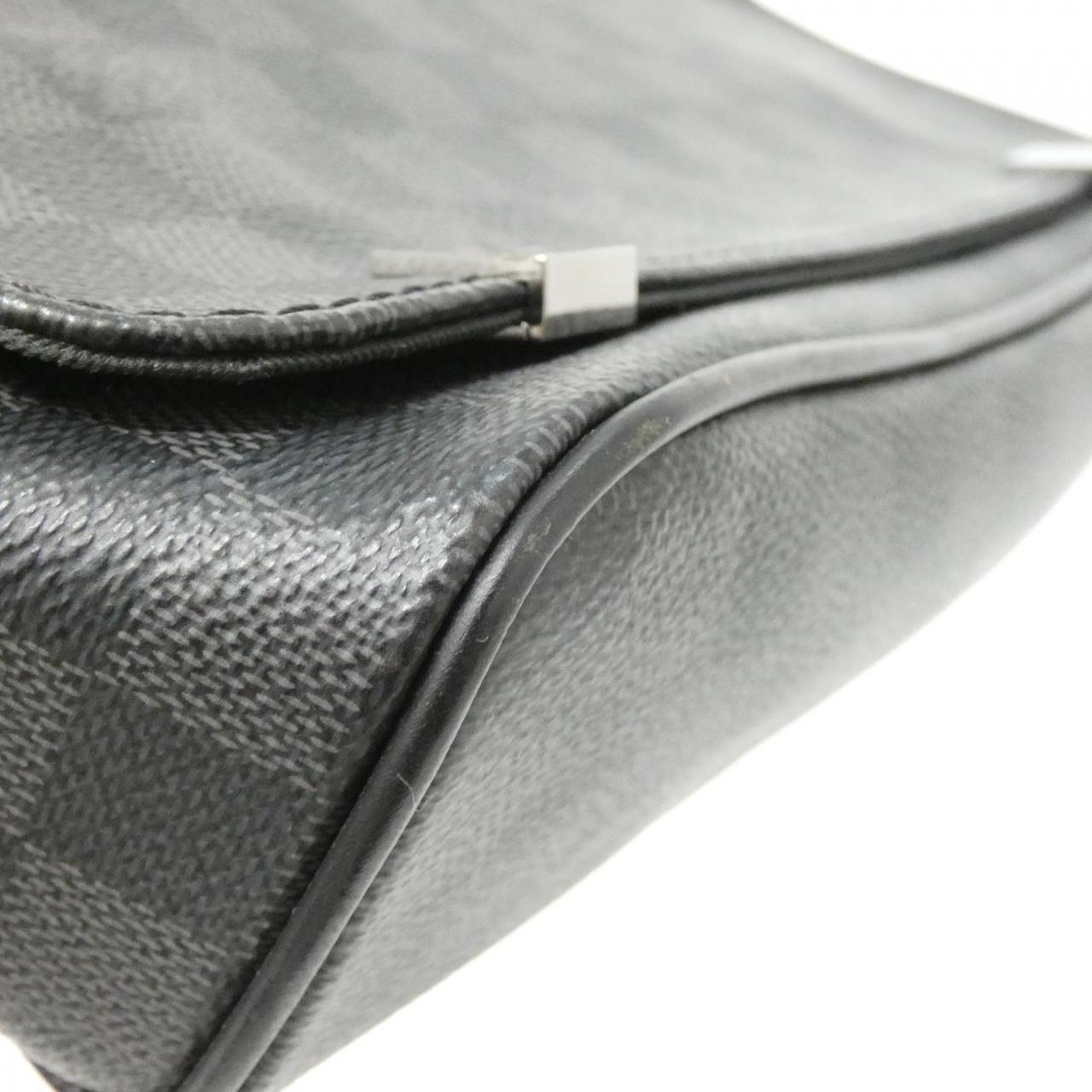 ルイヴィトン ダミエ グラフィット ディストリクト PM N41028 ショルダーバッグ