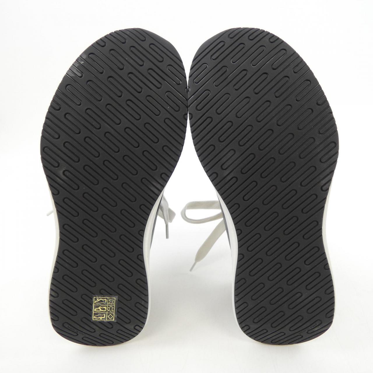 HERMES YEEZY 221901Z sneakers